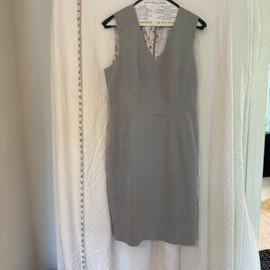 Ted Baker Sheath Dress Women's Gray Size 3 V-Neck Sleeveless Comfort Knee Length